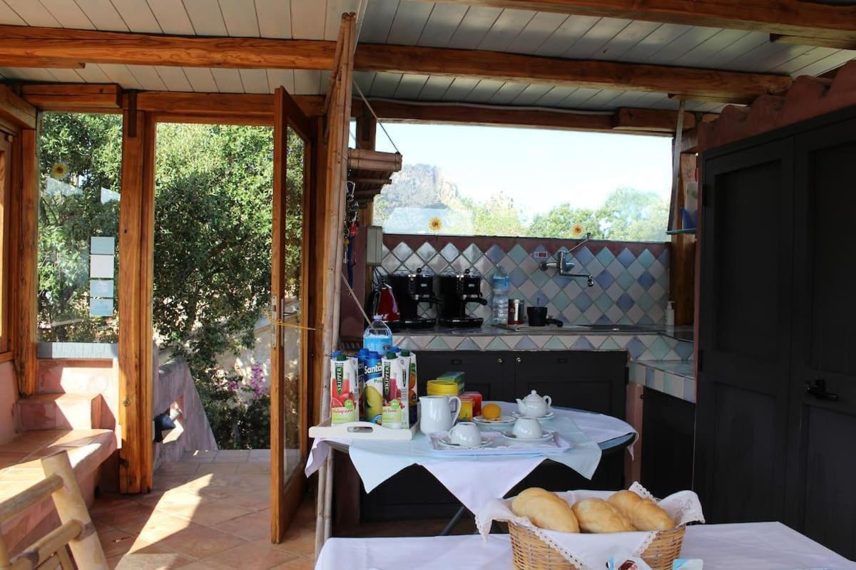 B&B Le Corti Di Aloa San Pantaleo Dış mekan fotoğraf