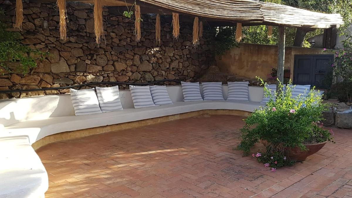 B&B Le Corti Di Aloa San Pantaleo Dış mekan fotoğraf