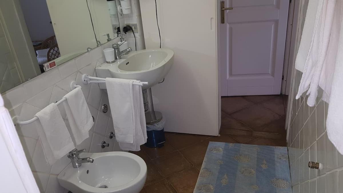 B&B Le Corti Di Aloa San Pantaleo Dış mekan fotoğraf