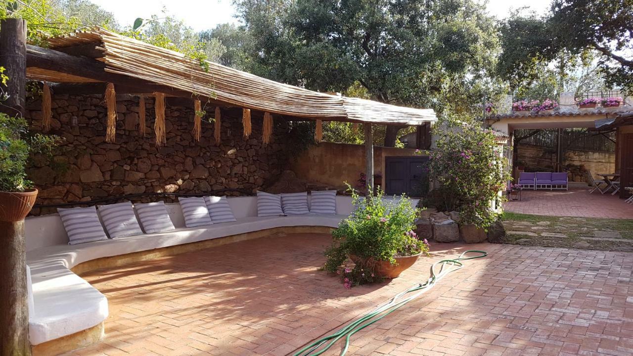 B&B Le Corti Di Aloa San Pantaleo Dış mekan fotoğraf